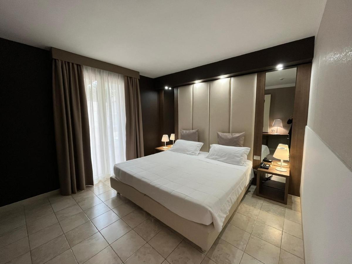 Hotel Lafayette Giovinazzo Exterior photo