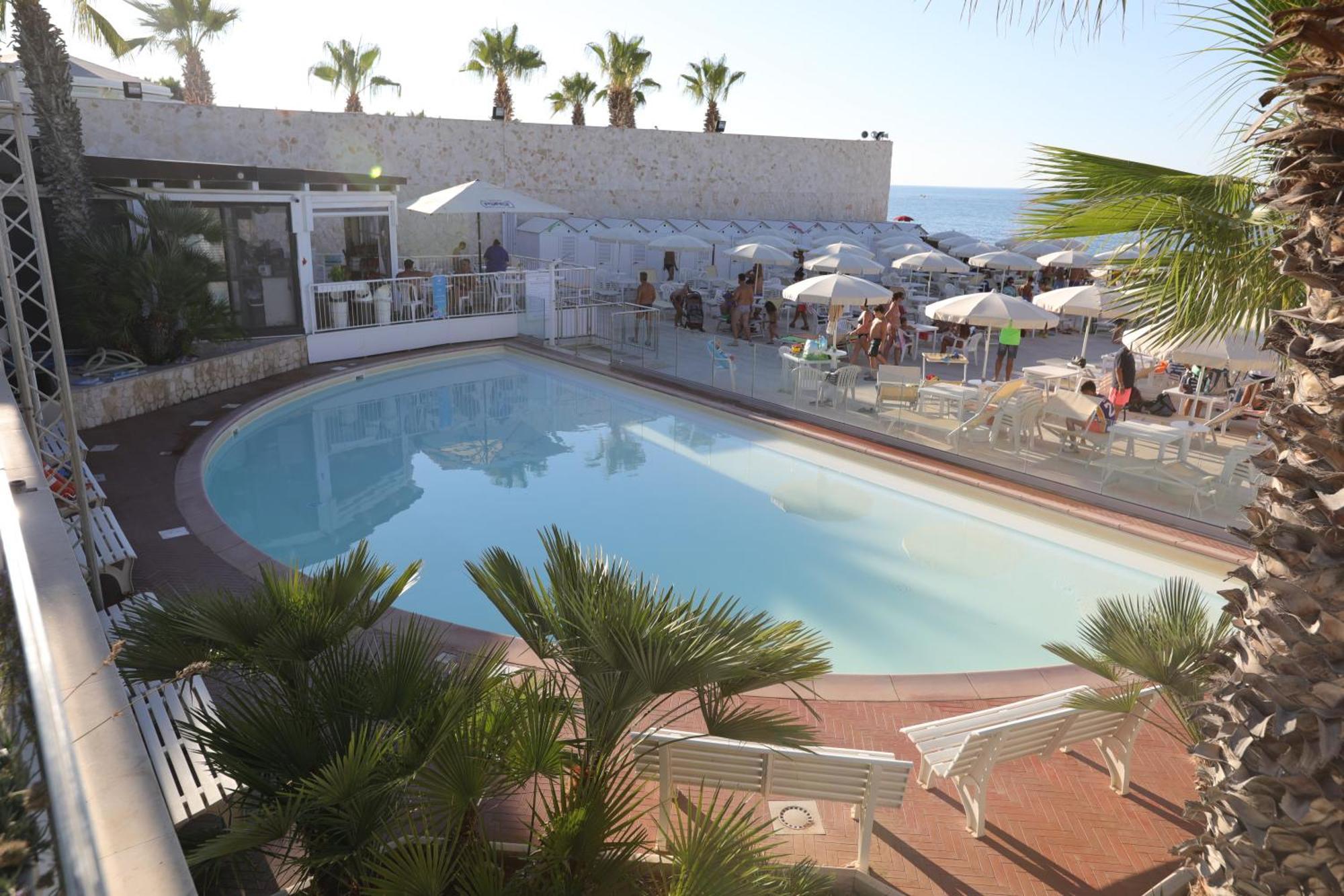 Hotel Lafayette Giovinazzo Exterior photo